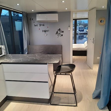 Floating Experience Black Pearl, Lago Maggiore 도멜레토 외부 사진