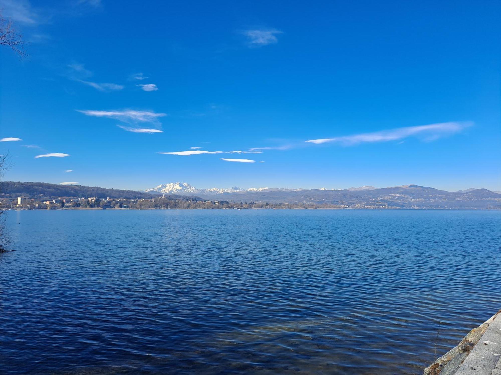 Floating Experience Black Pearl, Lago Maggiore 도멜레토 외부 사진