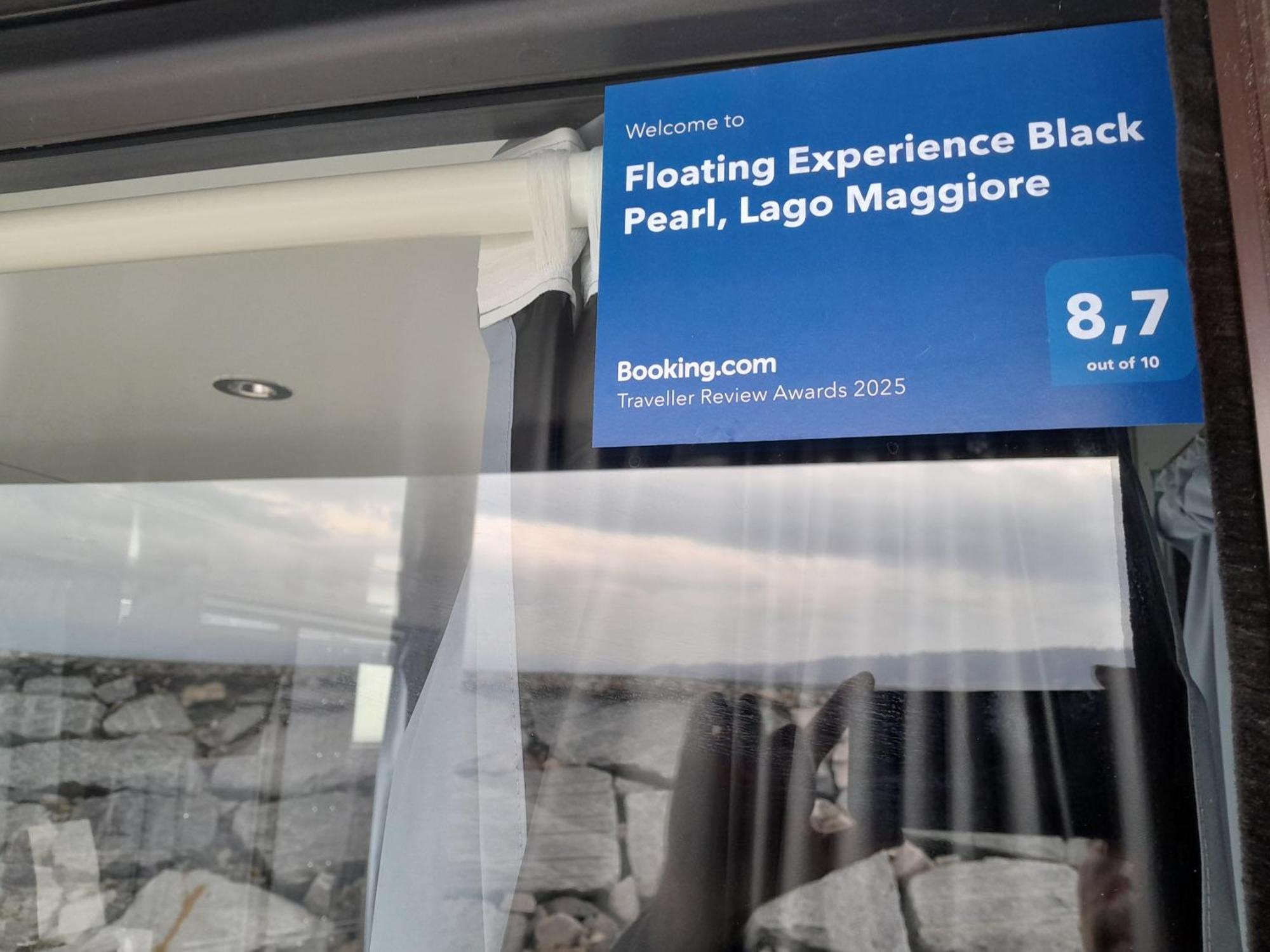 Floating Experience Black Pearl, Lago Maggiore 도멜레토 외부 사진